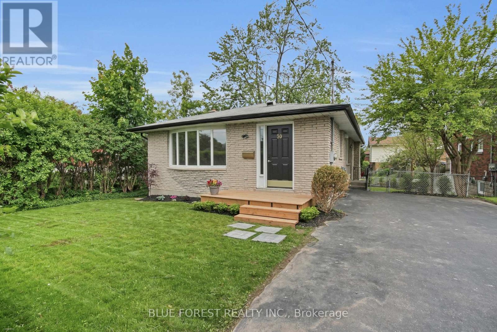30 BASELINE ROAD E, London South (South G)