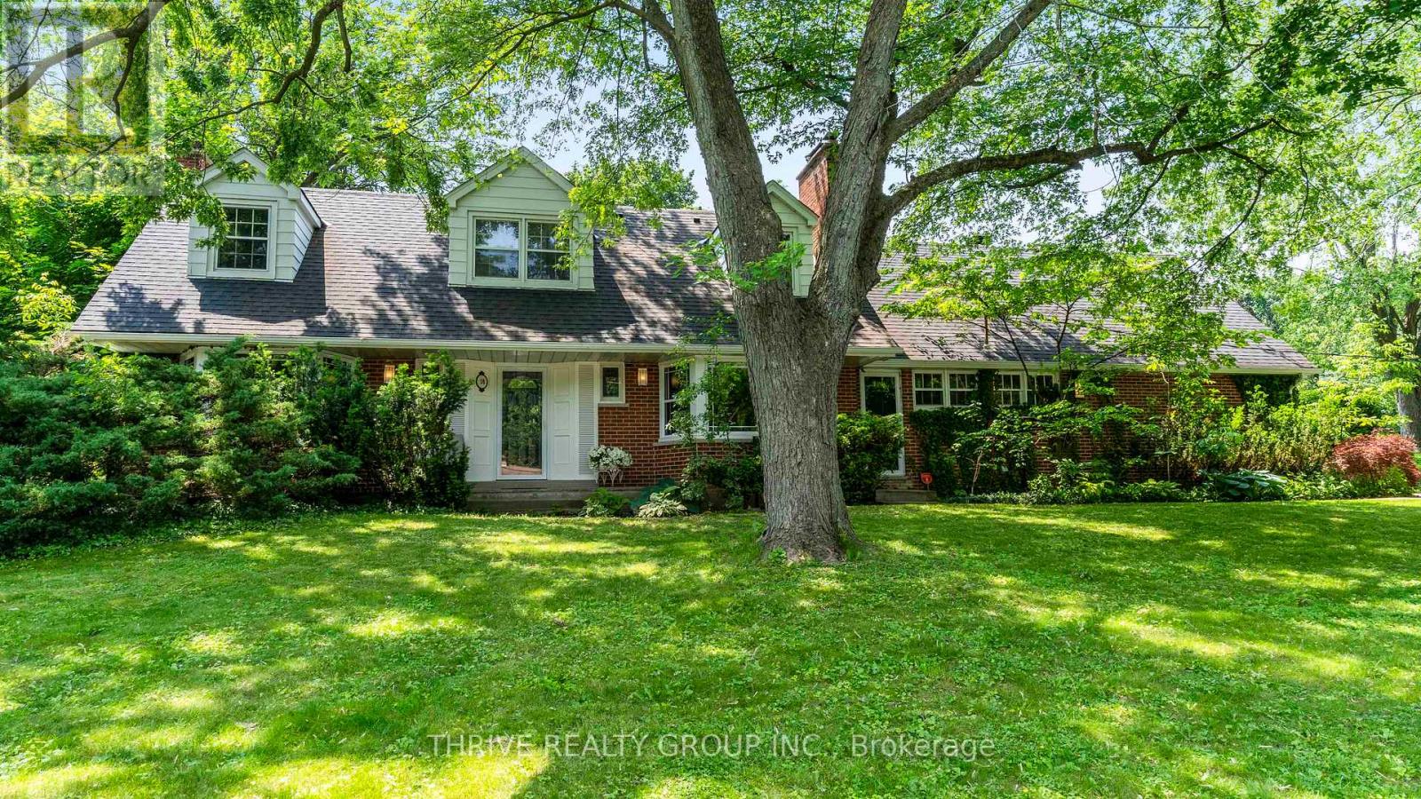 18 METAMORA CRESCENT, London North (North J)