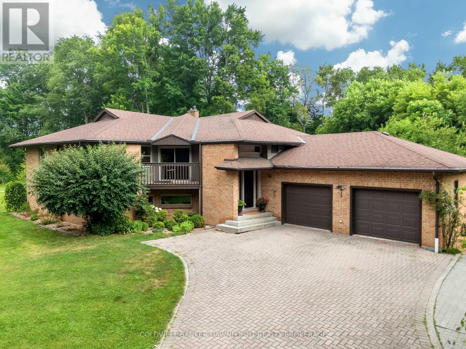 16 LANSDOWNE PARK CRESCENT, Middlesex Centre