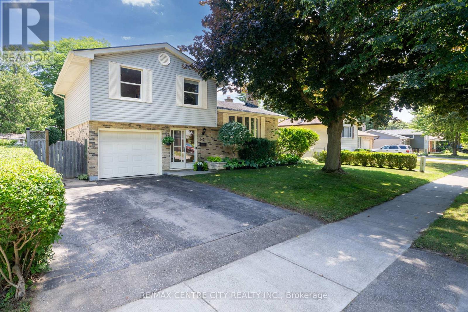 1431 STONEYBROOK CRESCENT, London North (North G)