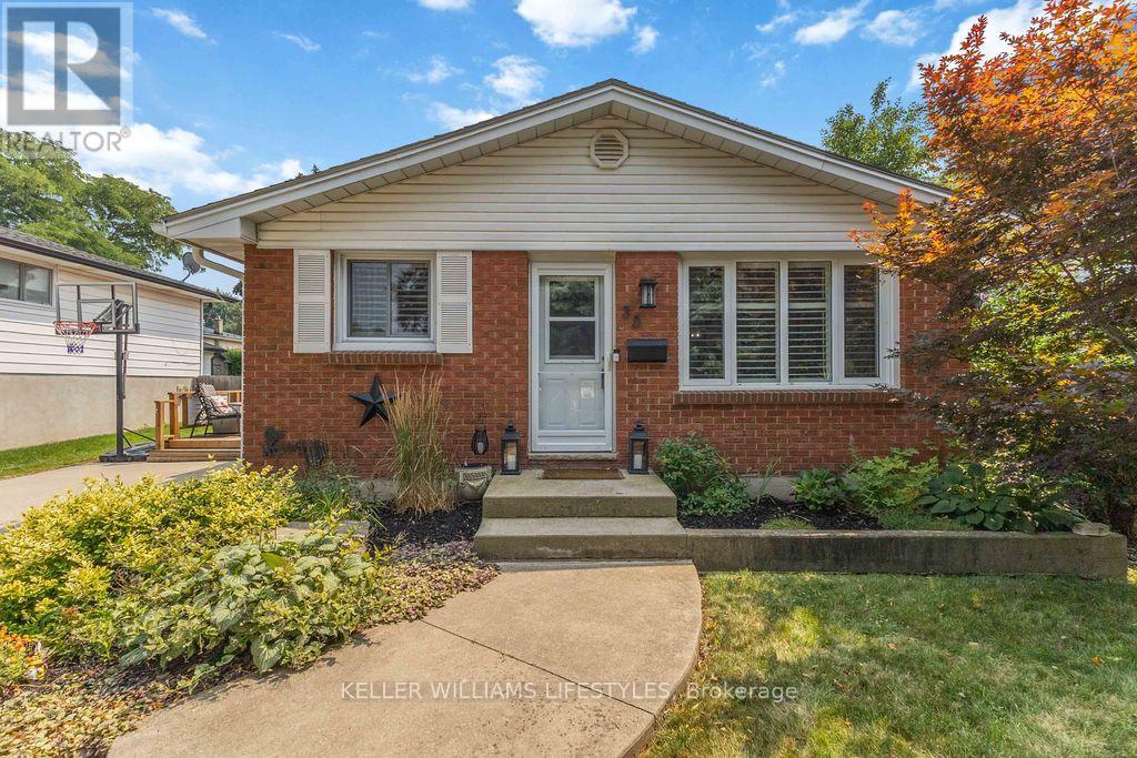 35 SURREY CRESCENT, London South (South Y)