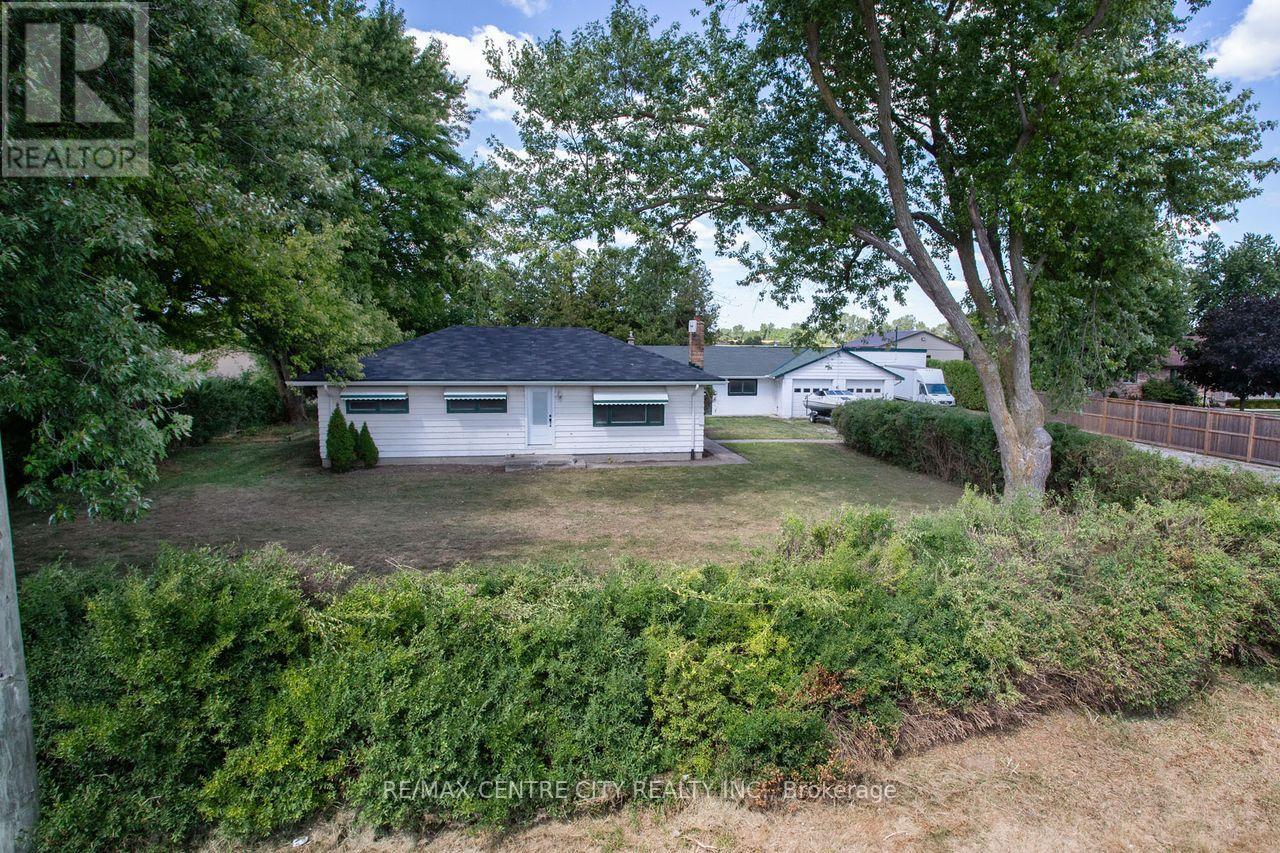 5604 DUNDAS STREET, Thames Centre