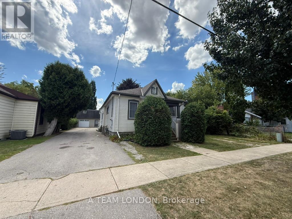162 MOUNT PLEASANT AVENUE, London North (North N)