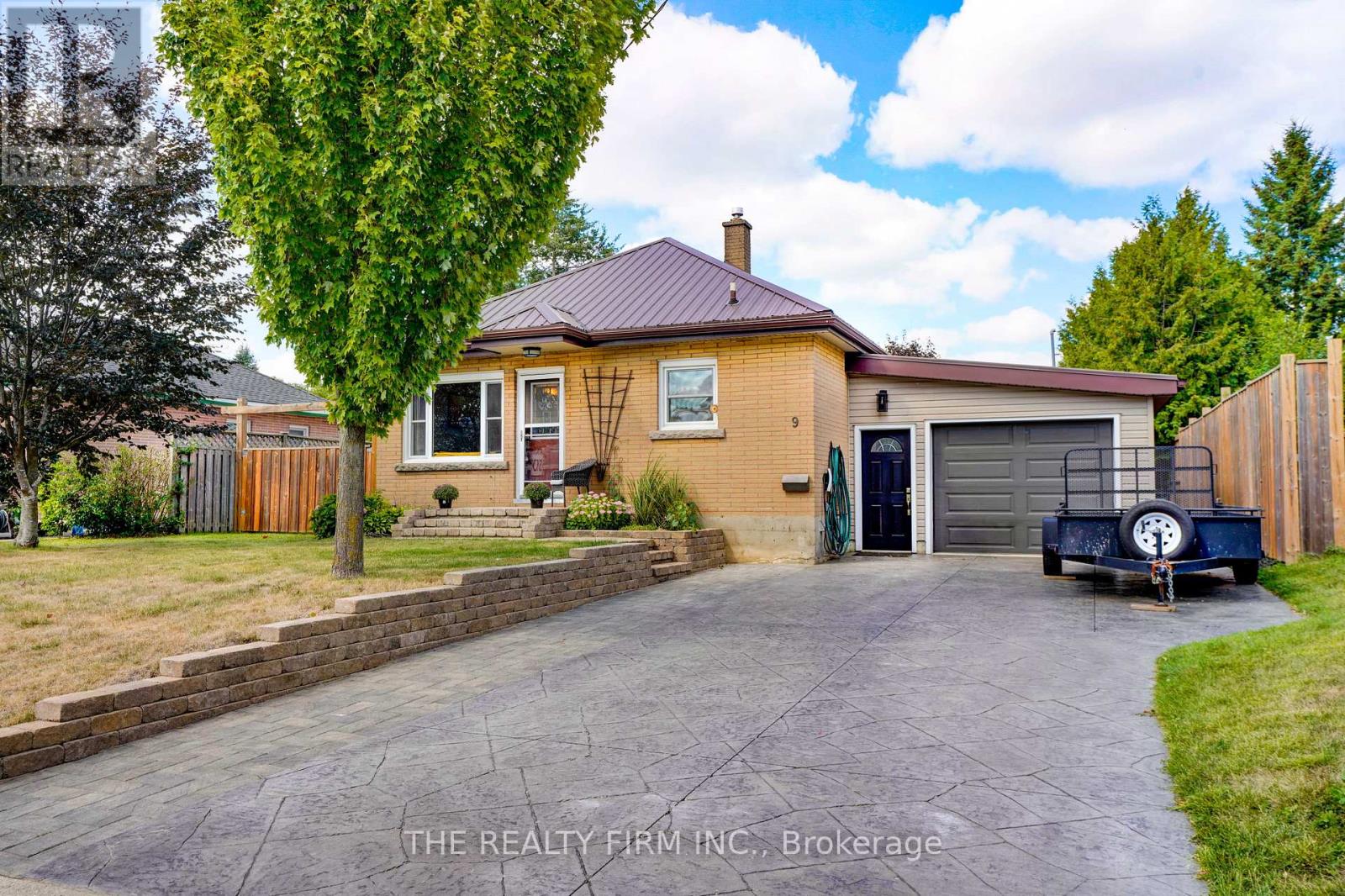 9 AILEEN DRIVE, Woodstock (Woodstock - South)
