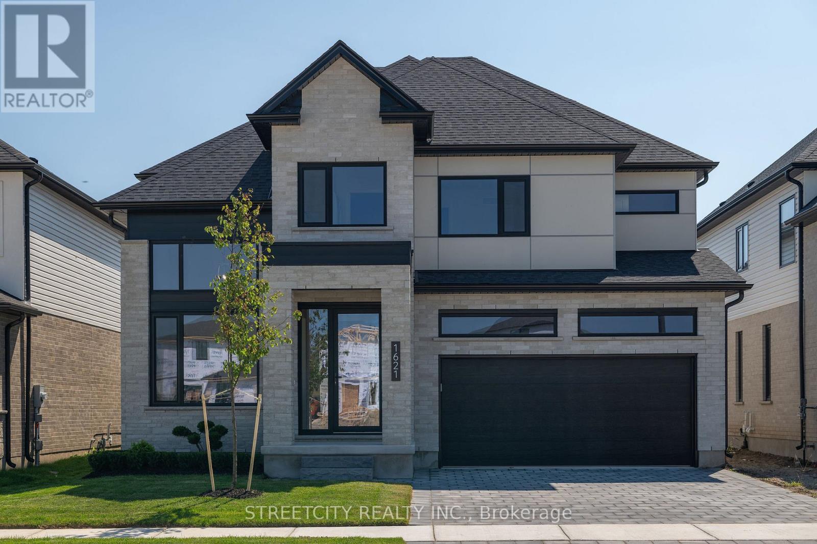 1621 MEDWAY PARK DRIVE, London North (North S)
