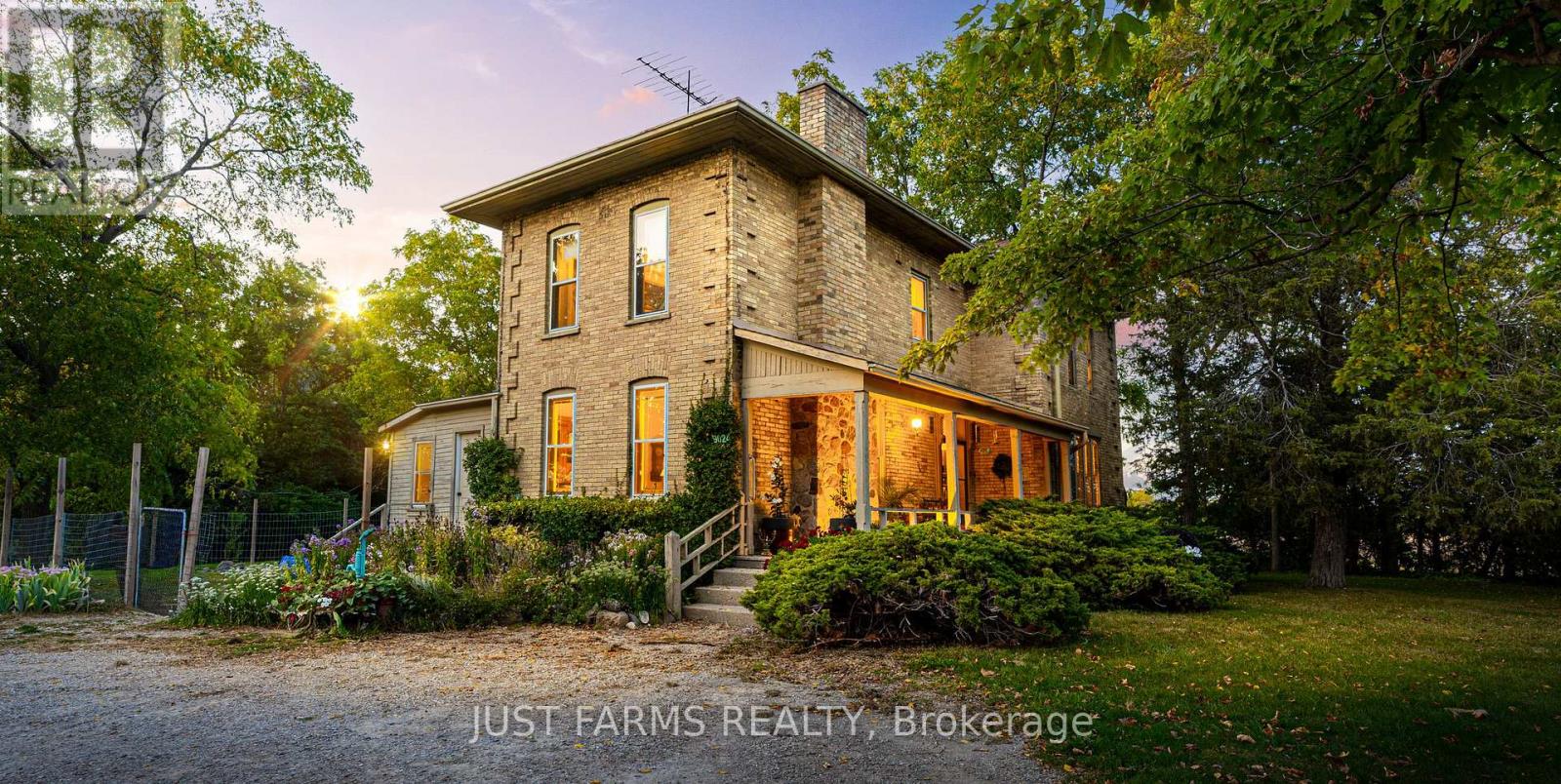 9024 WOOD DRIVE, Lambton Shores (Forest)