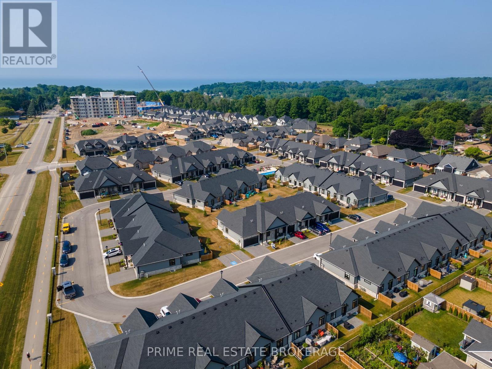 44 - 63 COMPASS TRAIL, Central Elgin