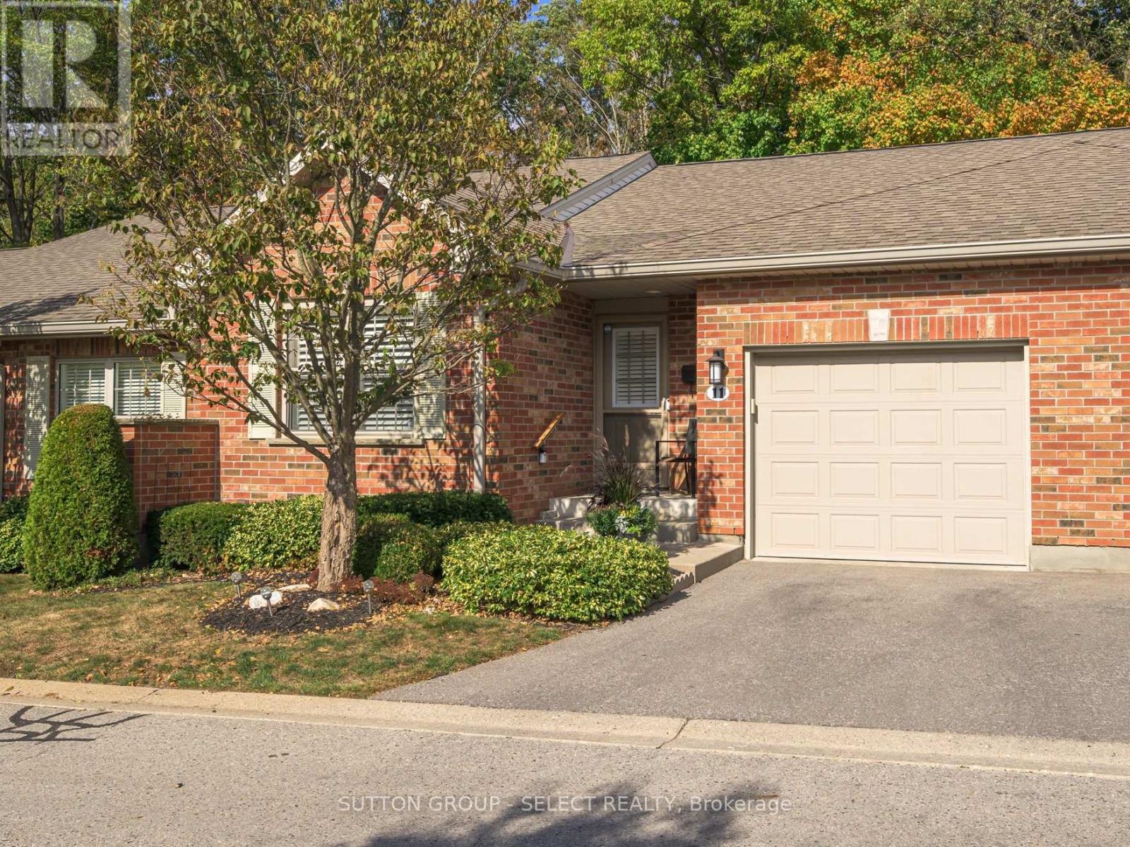 11 - 1337 COMMISSIONERS ROAD W, London South (South B)