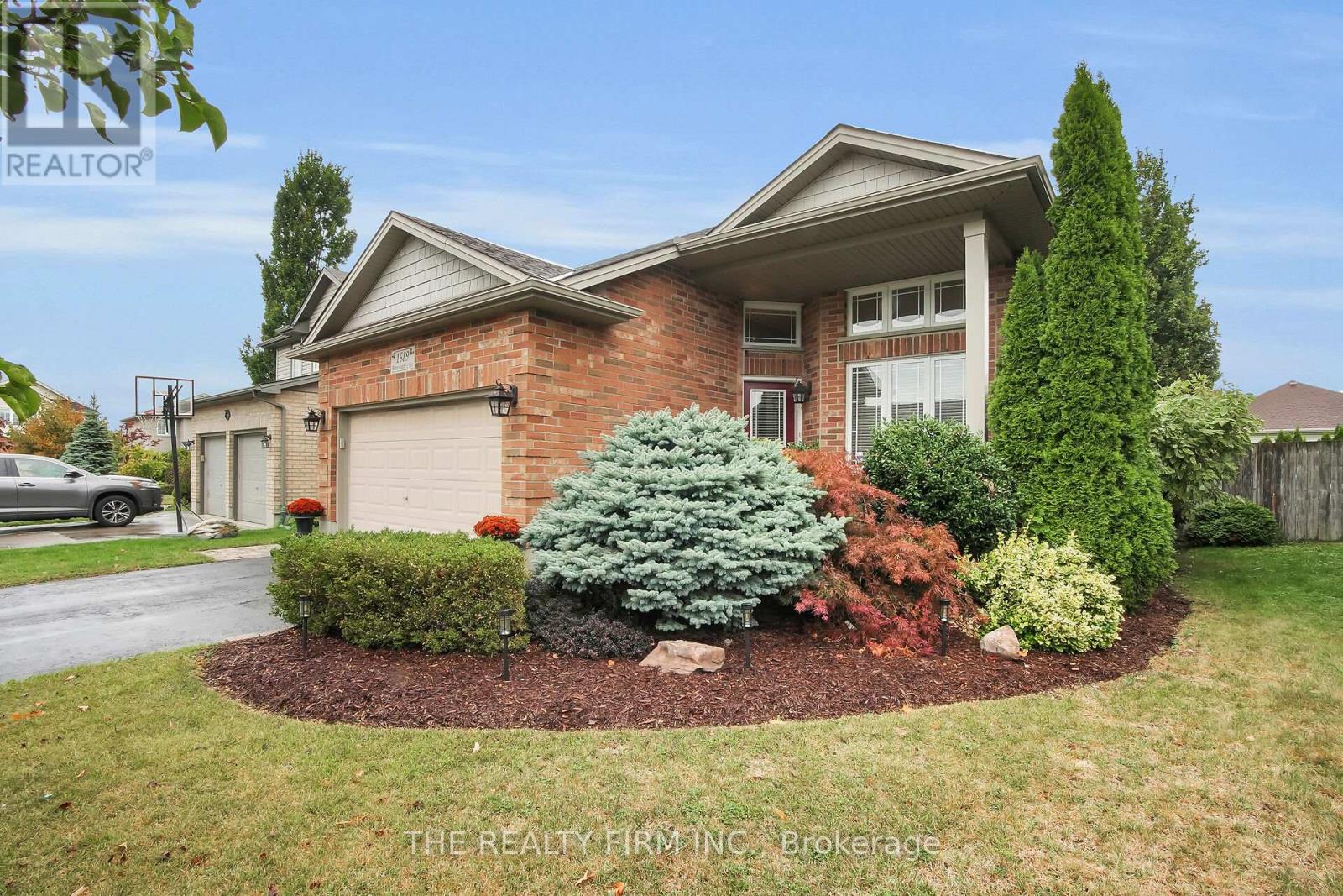 1689 BAYSWATER CRESCENT, London North (North E)