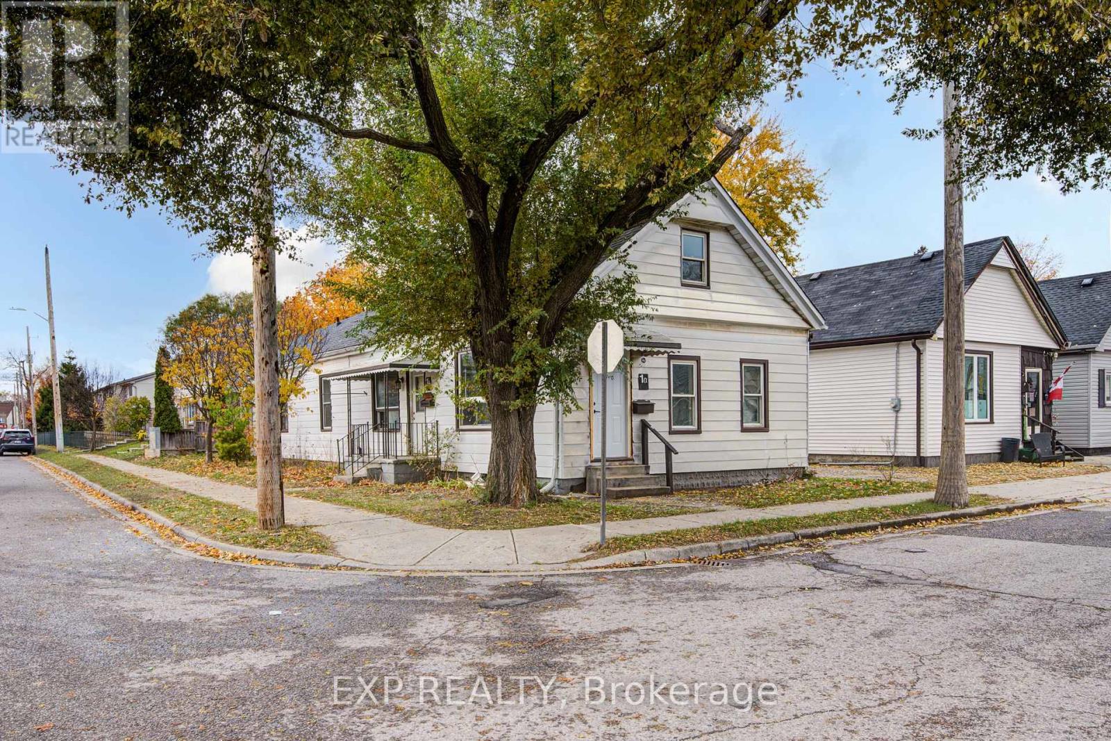 1 RATHGAR STREET, London East (East L)