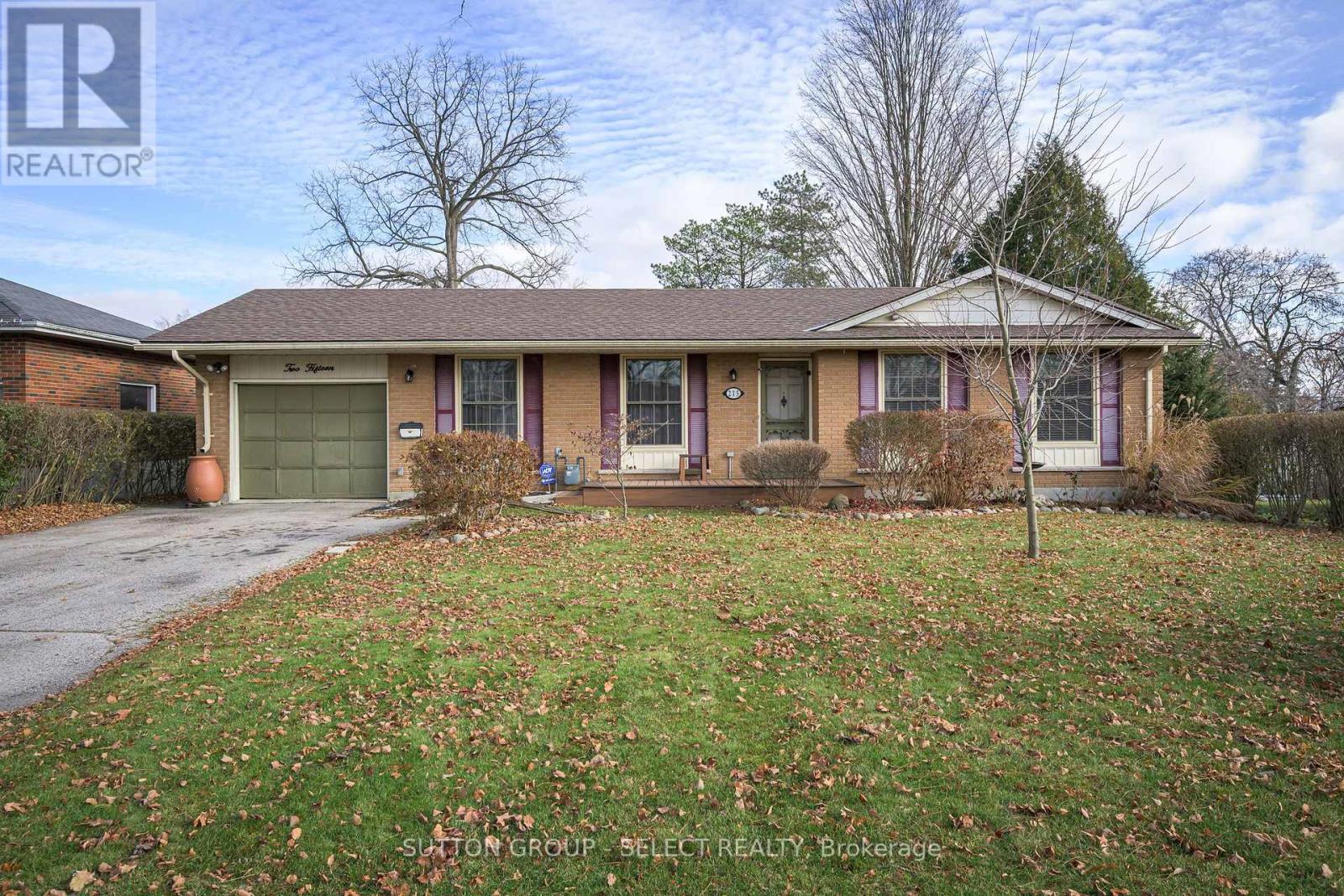 215 WEST STREET, Central Elgin (Belmont)