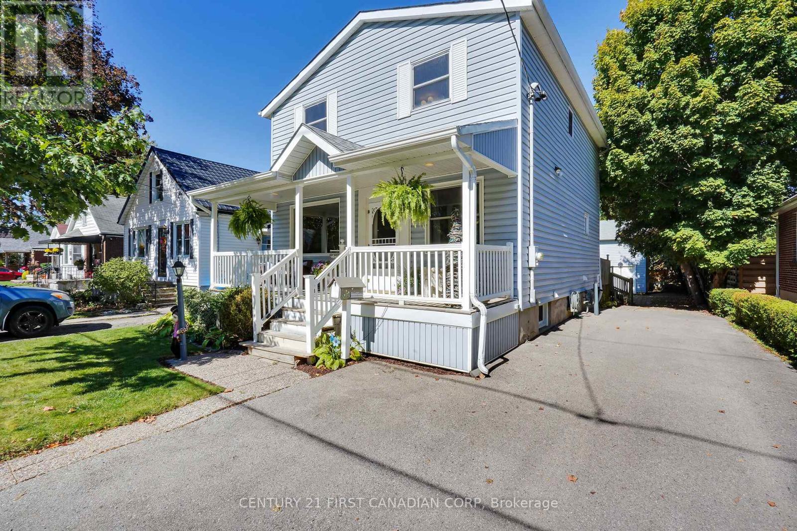 42 BRISCOE STREET E, London South (South F)