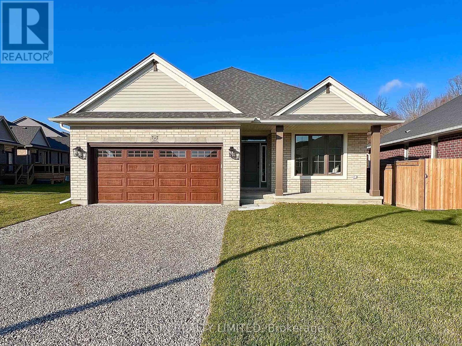 25 DUNNING WAY, St. Thomas