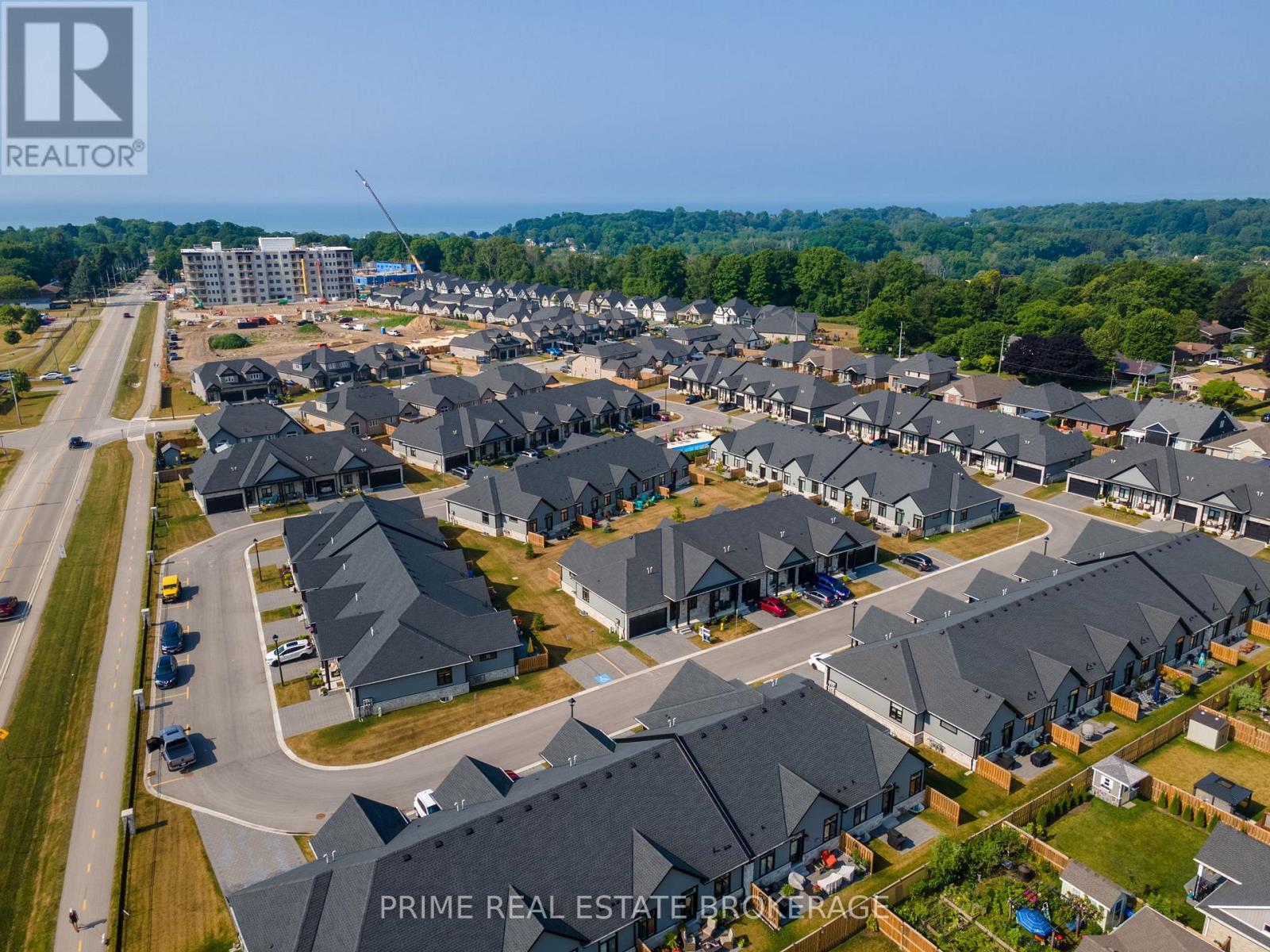 44 - 63 COMPASS TRAIL, Central Elgin