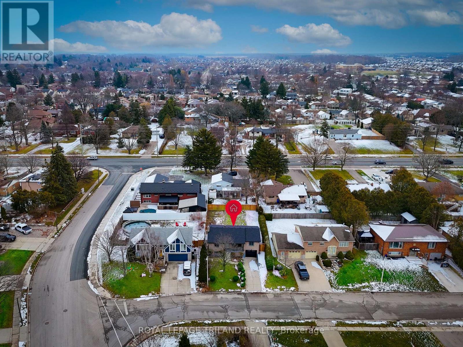 32 PARISH STREET, St. Thomas