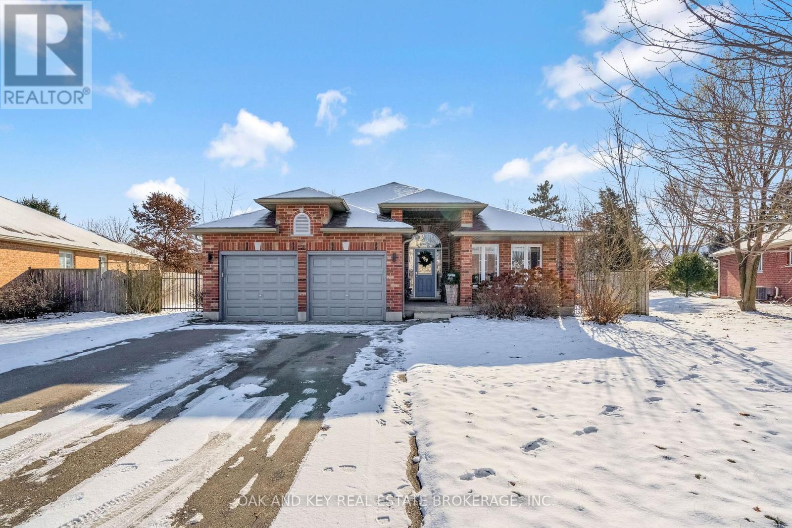34 FIELDSTONE CRESCENT, Middlesex Centre (Komoka)