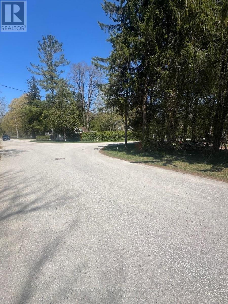 14 MACTAVESH CRESCENT, Bluewater (Bayfield)