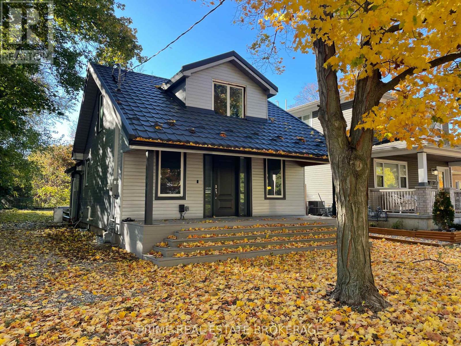 1294 SPRINGBANK AVENUE, London South (South B)