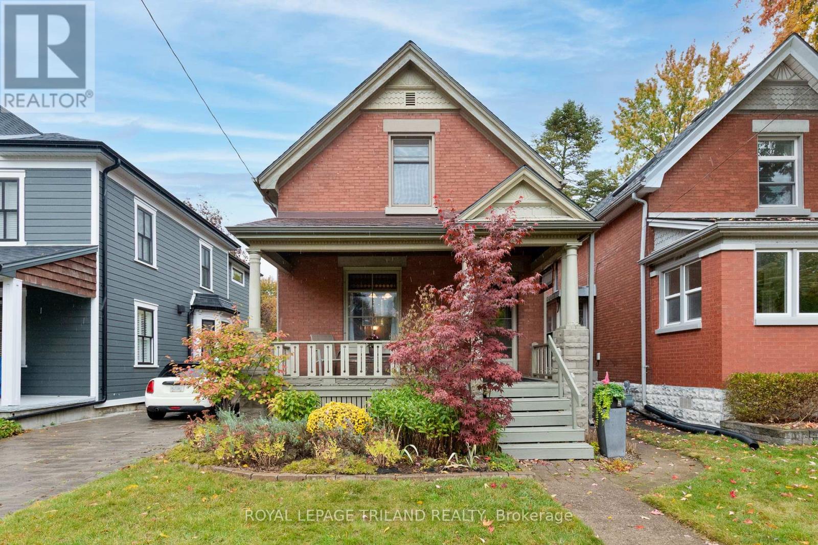 74 BYRON AVENUE E, London South (South F)