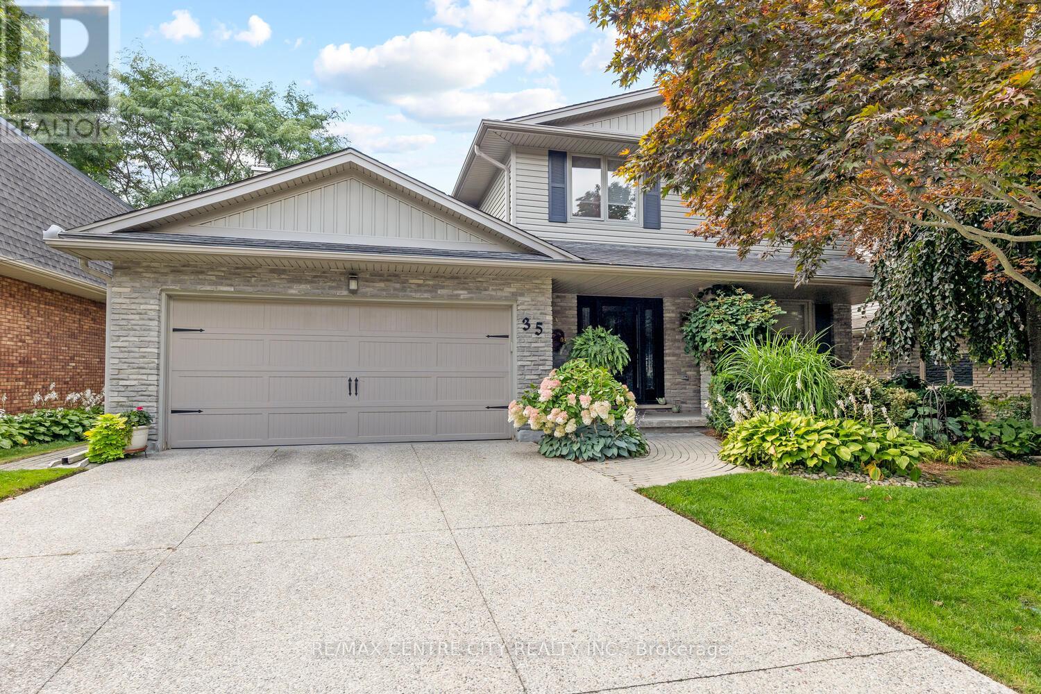 35 PINEGROVE CRESCENT, London South (South N)