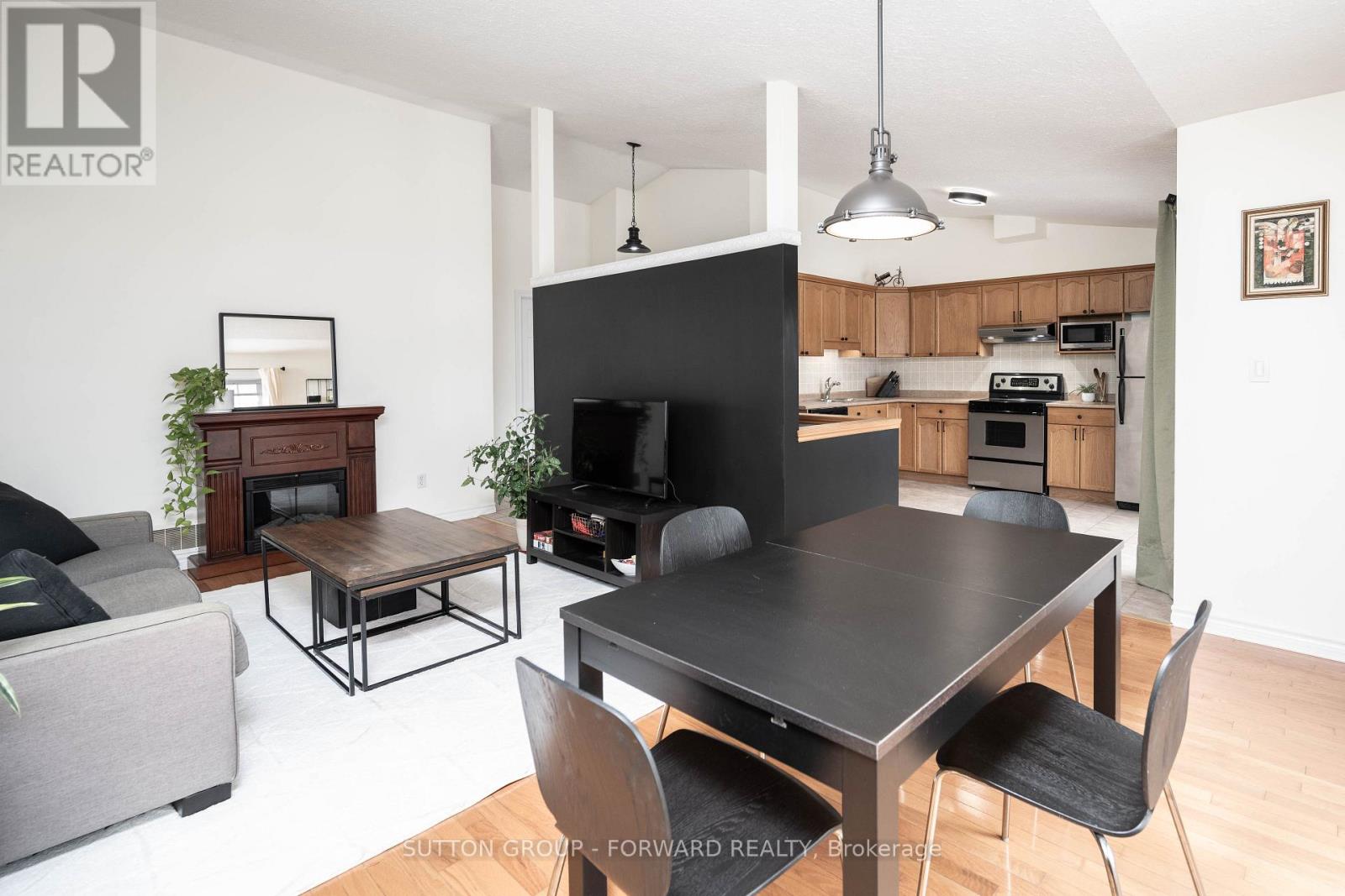 9 - 1077 HAMILTON ROAD, London East (East O)