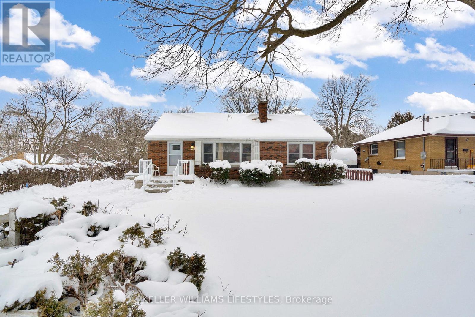 716 LEROY AVENUE, London East (East C)