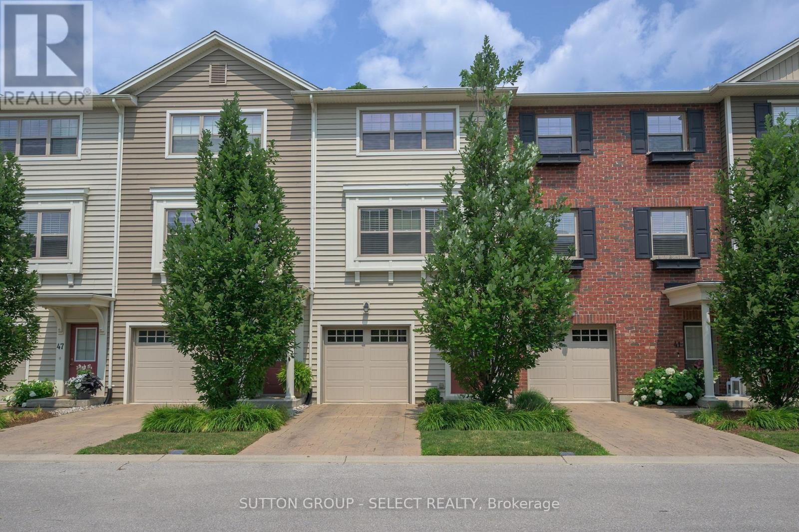 43 - 1040 CORONATION DRIVE, London North (North I)