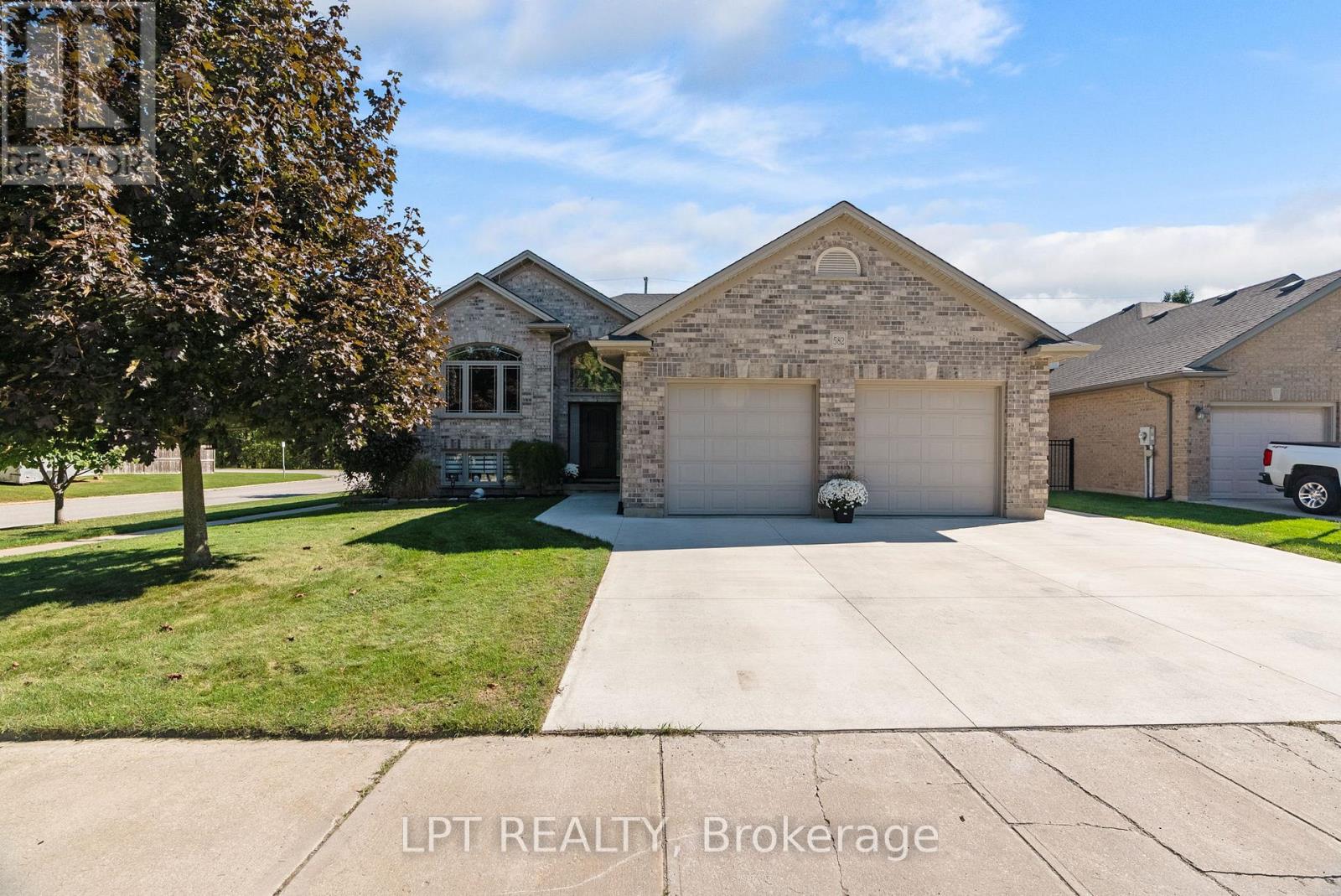 582 HARRIS CIRCLE, Strathroy-Caradoc (NE)