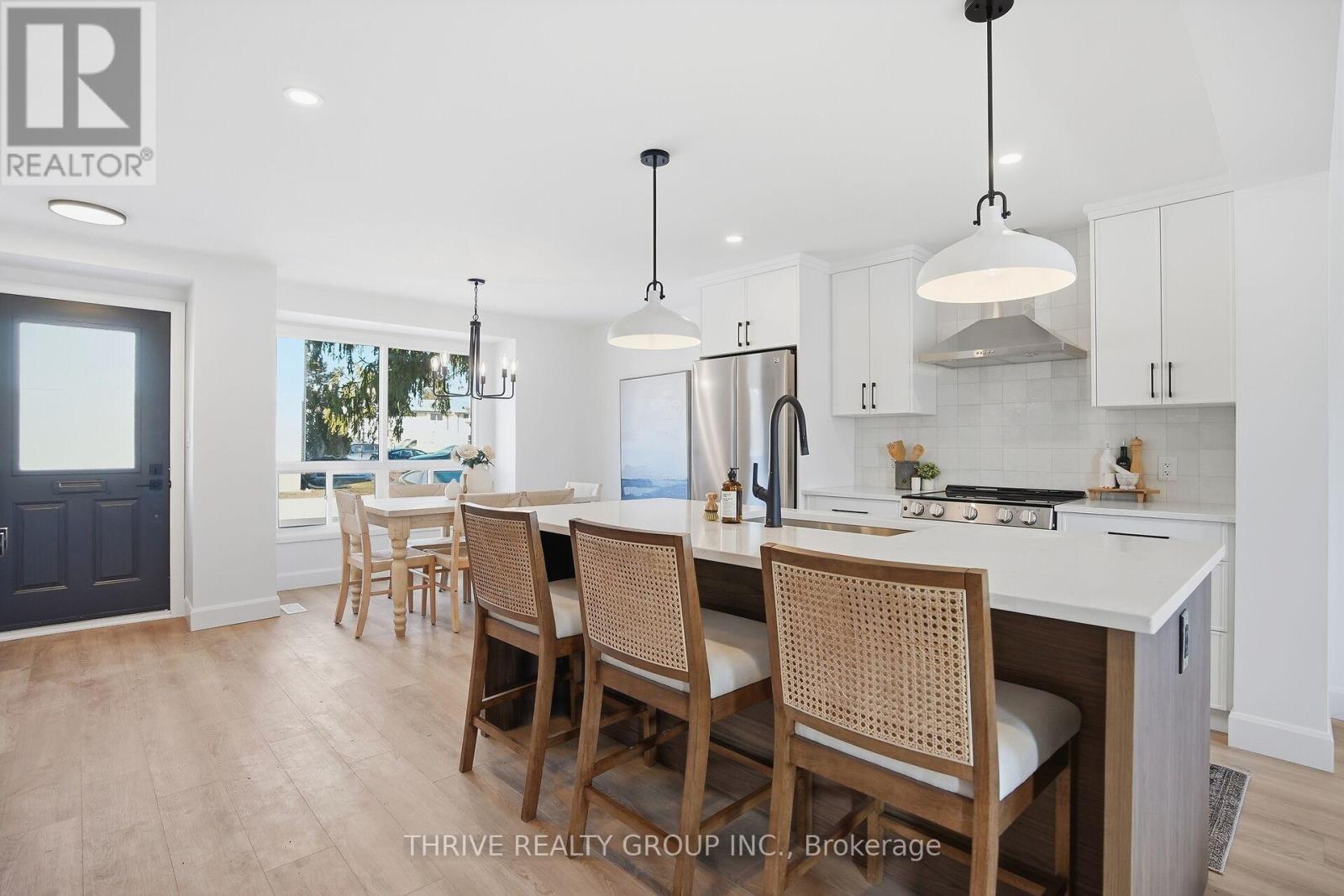 22 - 355 SANDRINGHAM CRESCENT, London South (South R)