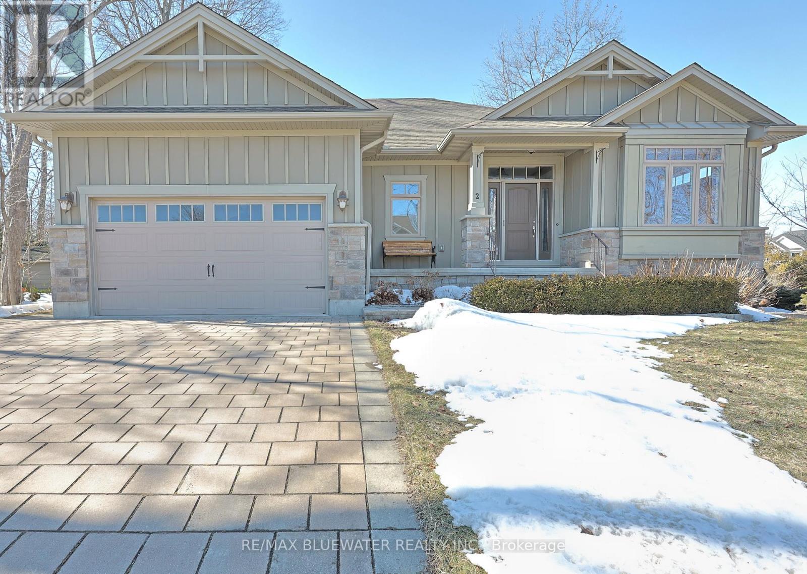 2 HAYTER DRIVE, Lambton Shores (Grand Bend)