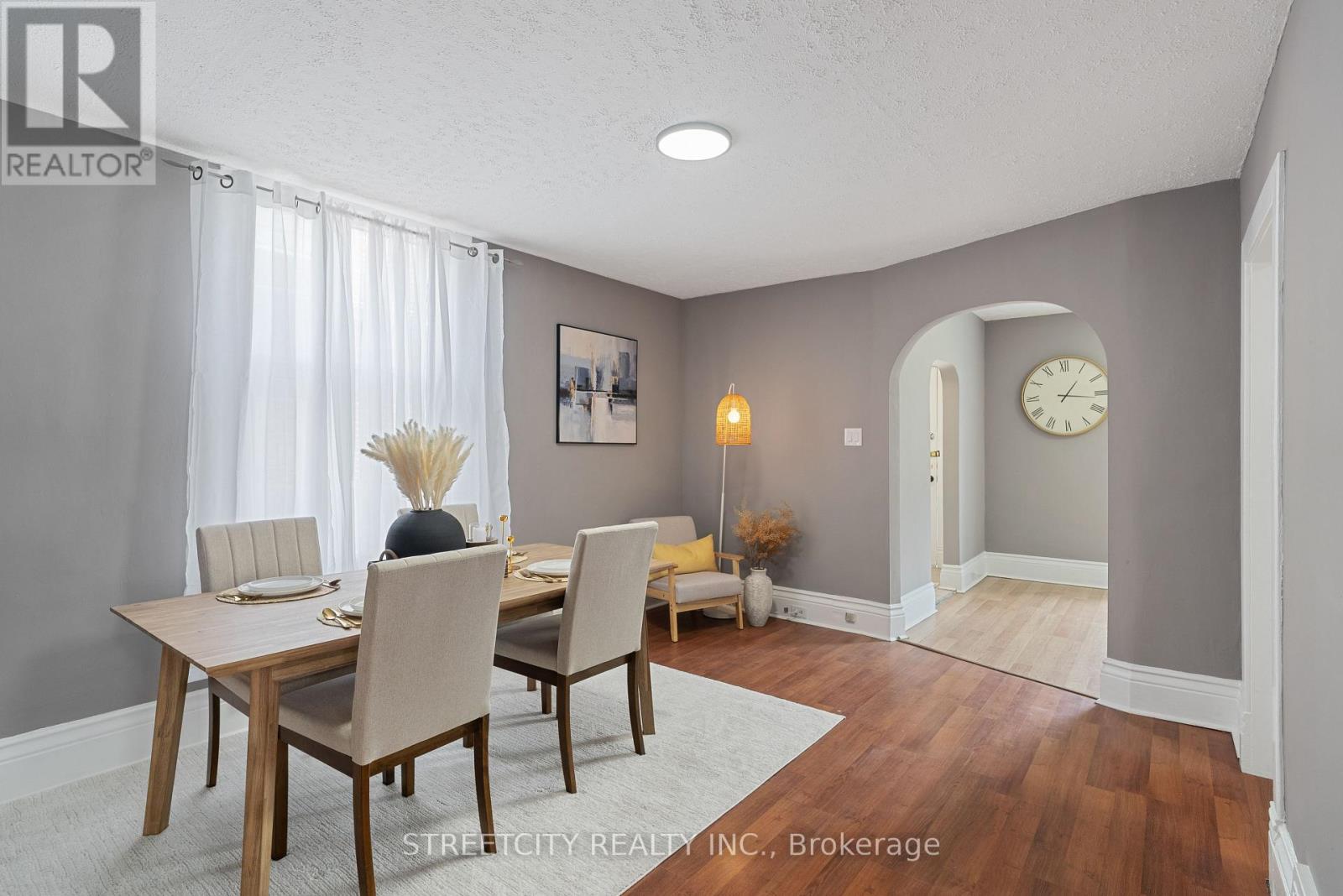 239 HIGHBURY AVENUE, London East (East M)