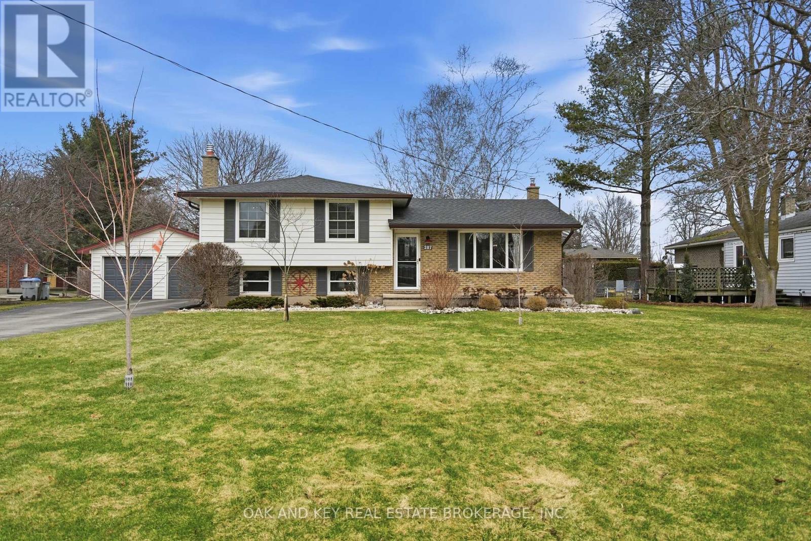 207 SIMCOE COURT, Middlesex Centre (Komoka)