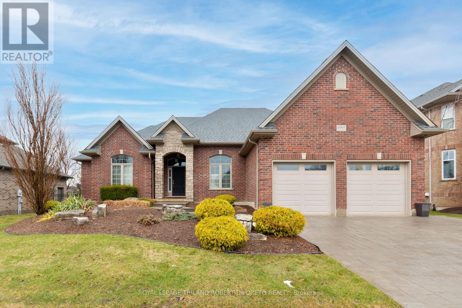 6968 CLAYTON WALK, London South (South V)