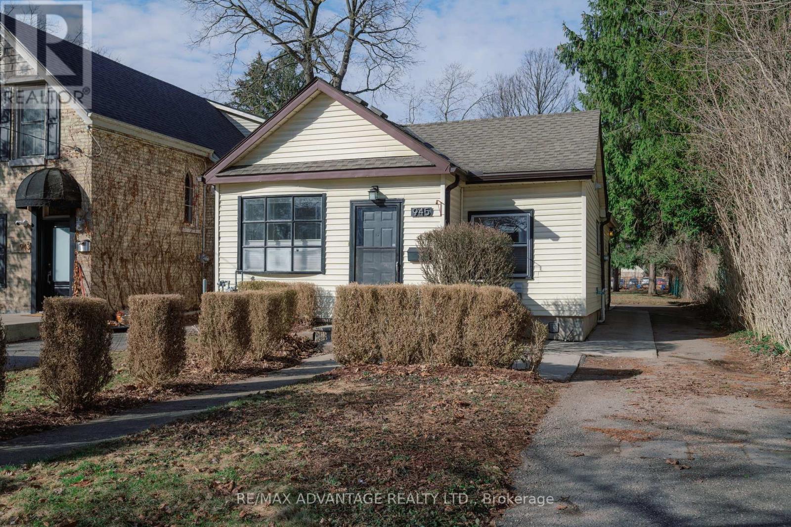 945 COLBORNE STREET, London East (East B)