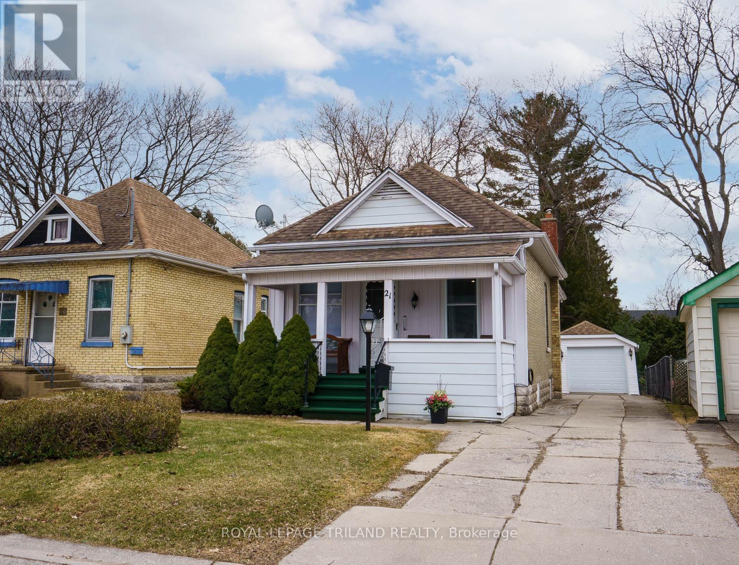 21 OAK STREET, St. Thomas