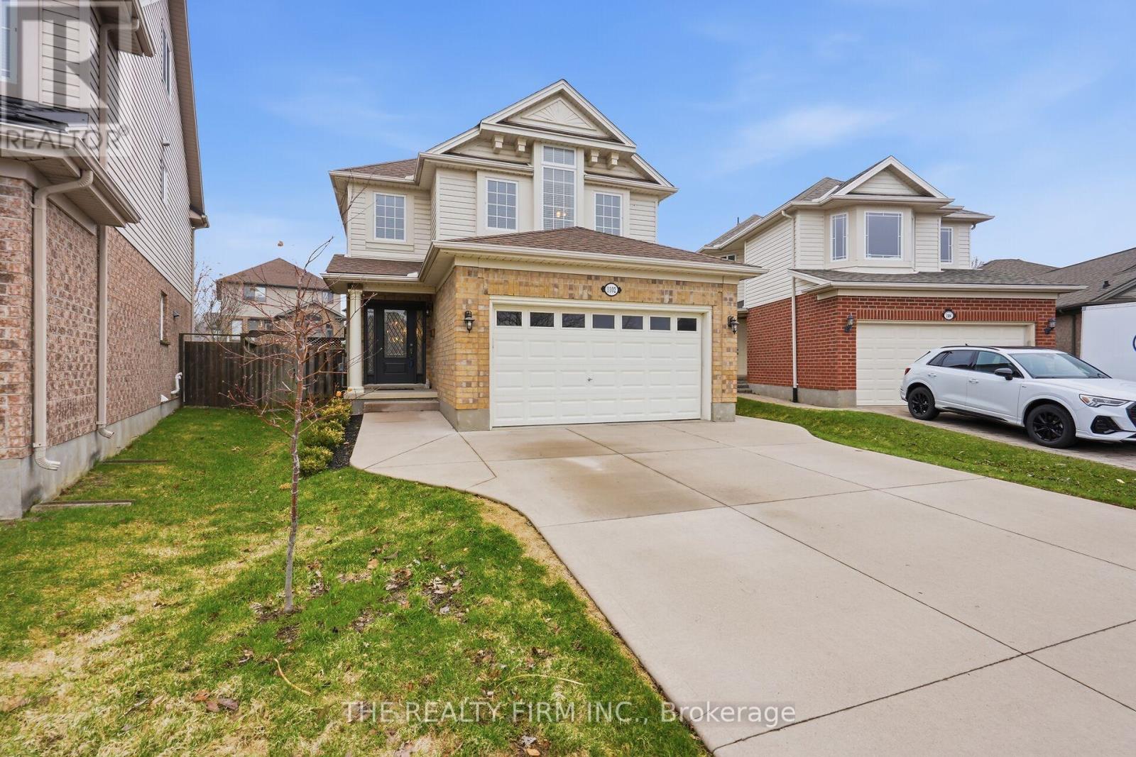 1102 PLEASANTVIEW DRIVE, London North (North C)