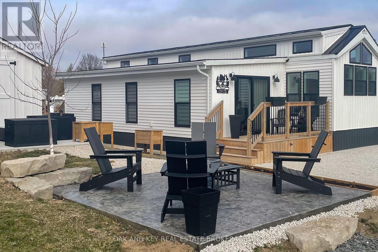 203 - 4838 SWITZER DRIVE, Southwest Middlesex