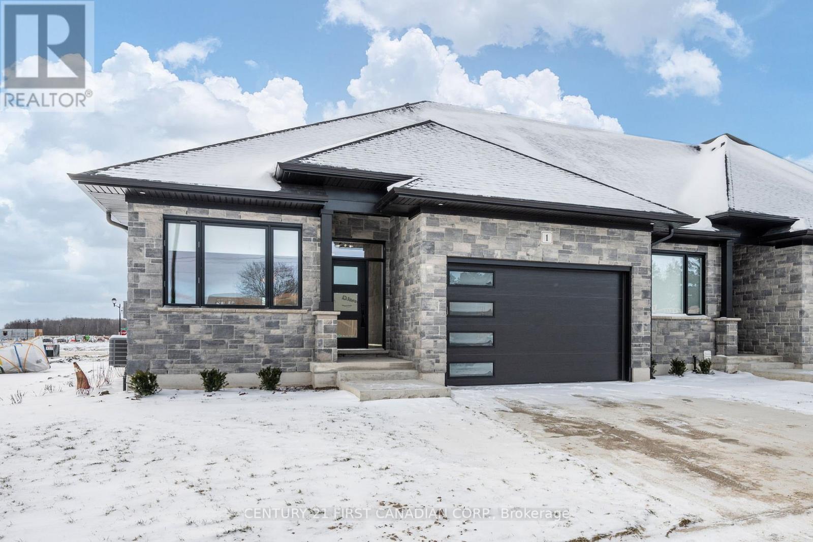 11 - 32 POSTMA CRESCENT, North Middlesex (Ailsa Craig)