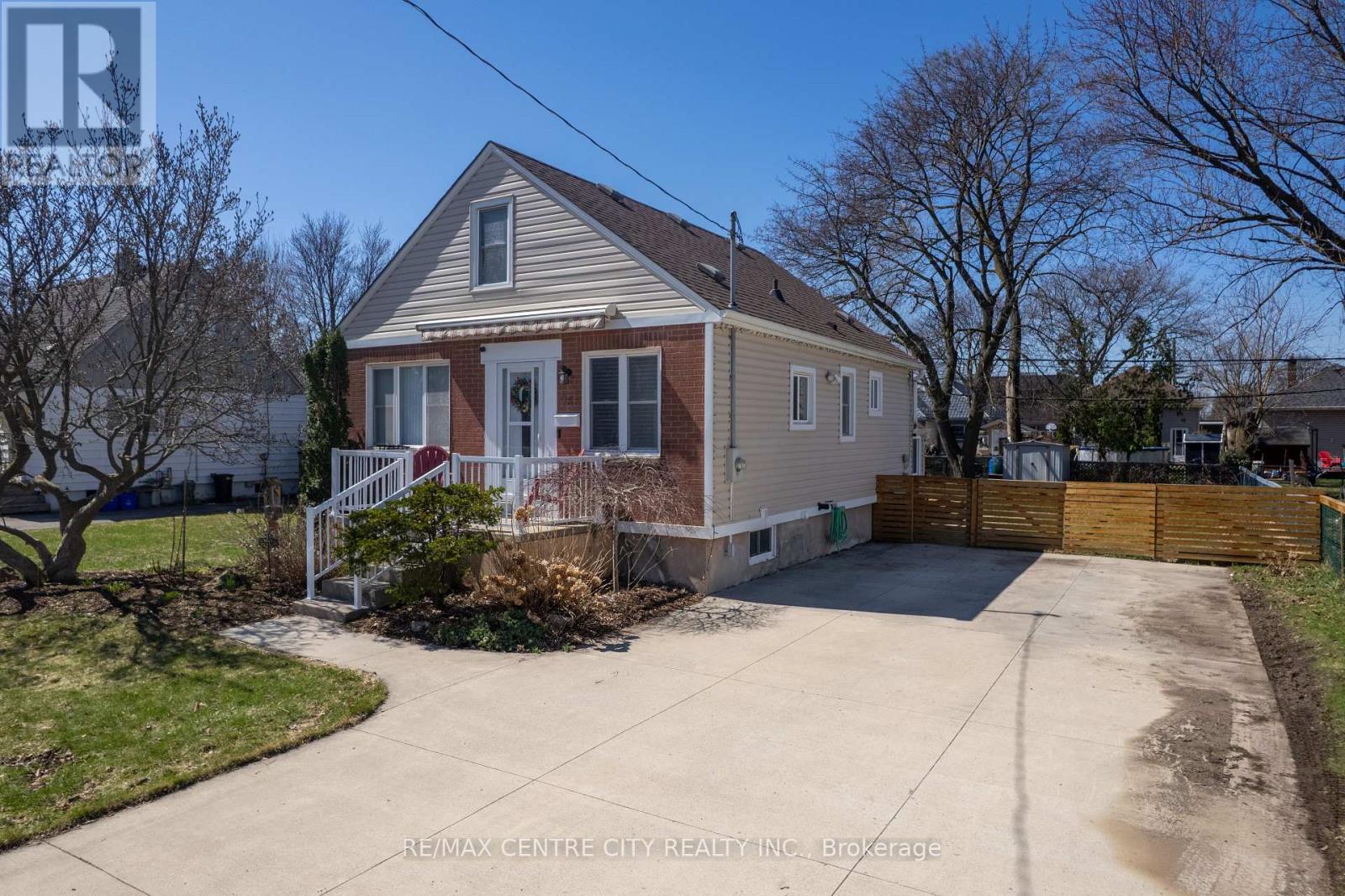 785 STRAND STREET, London East (East G)