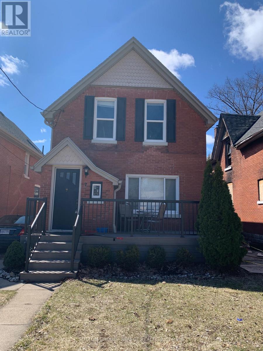 7 SUMMIT AVENUE, London North (North N)