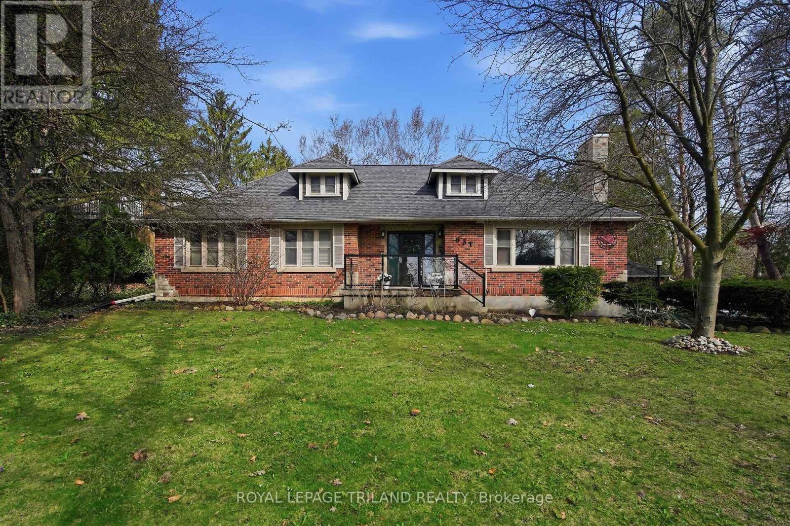 831 RIVERSIDE DRIVE, London North (North P)