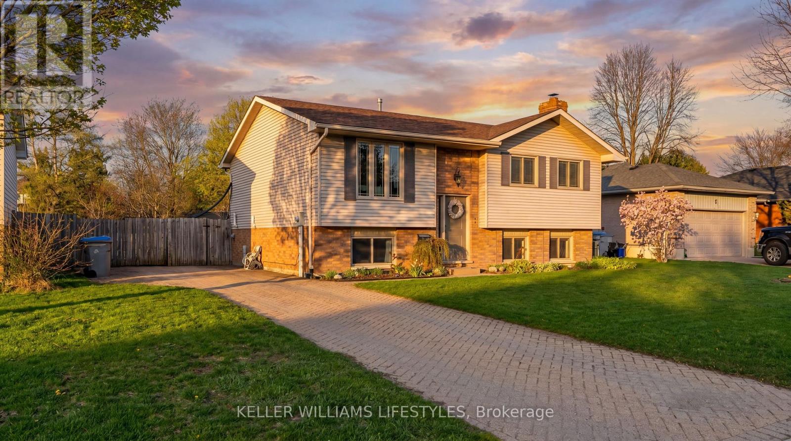 7 PEARSON AVENUE, Strathroy-Caradoc (SW)