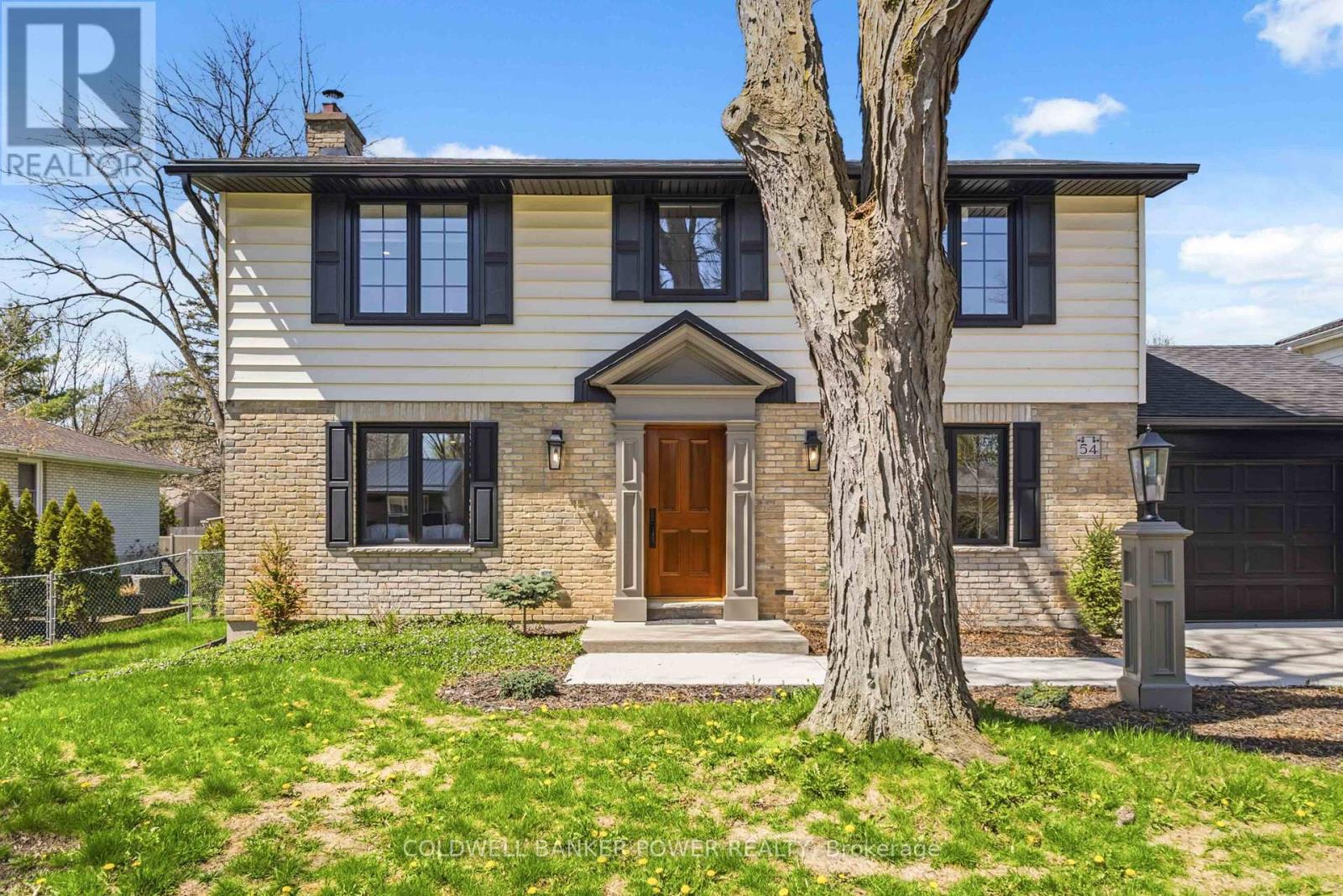 54 LLOYD MANOR CRESCENT, London North (North M)