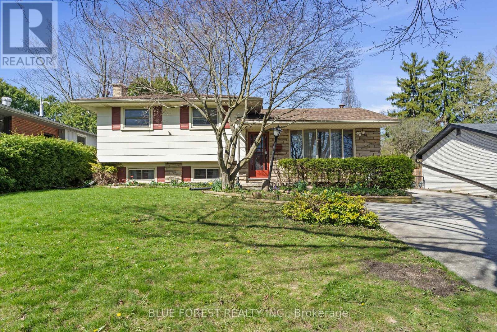 39 SOUTHWOOD CRESCENT, London South (South D)