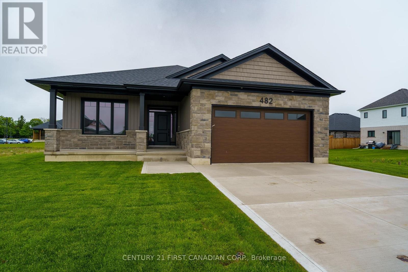 482 JULIANNA COURT, Plympton-Wyoming (Plympton Wyoming)