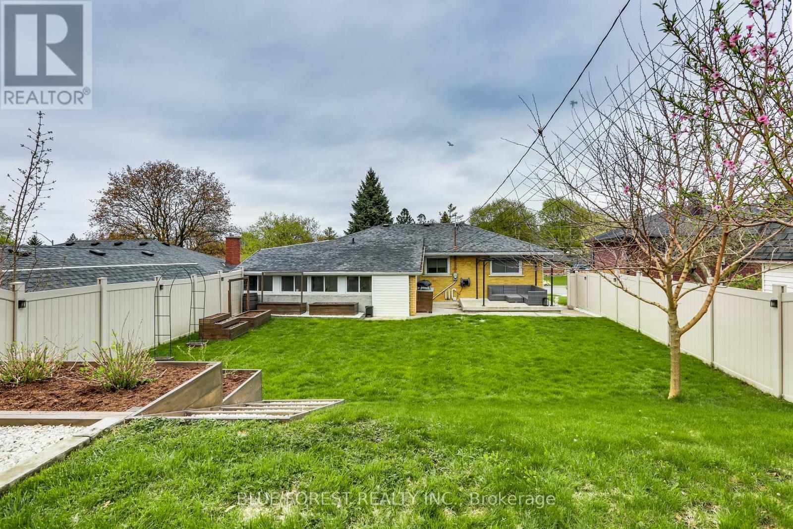 259 KING EDWARD AVENUE, London South (South J)