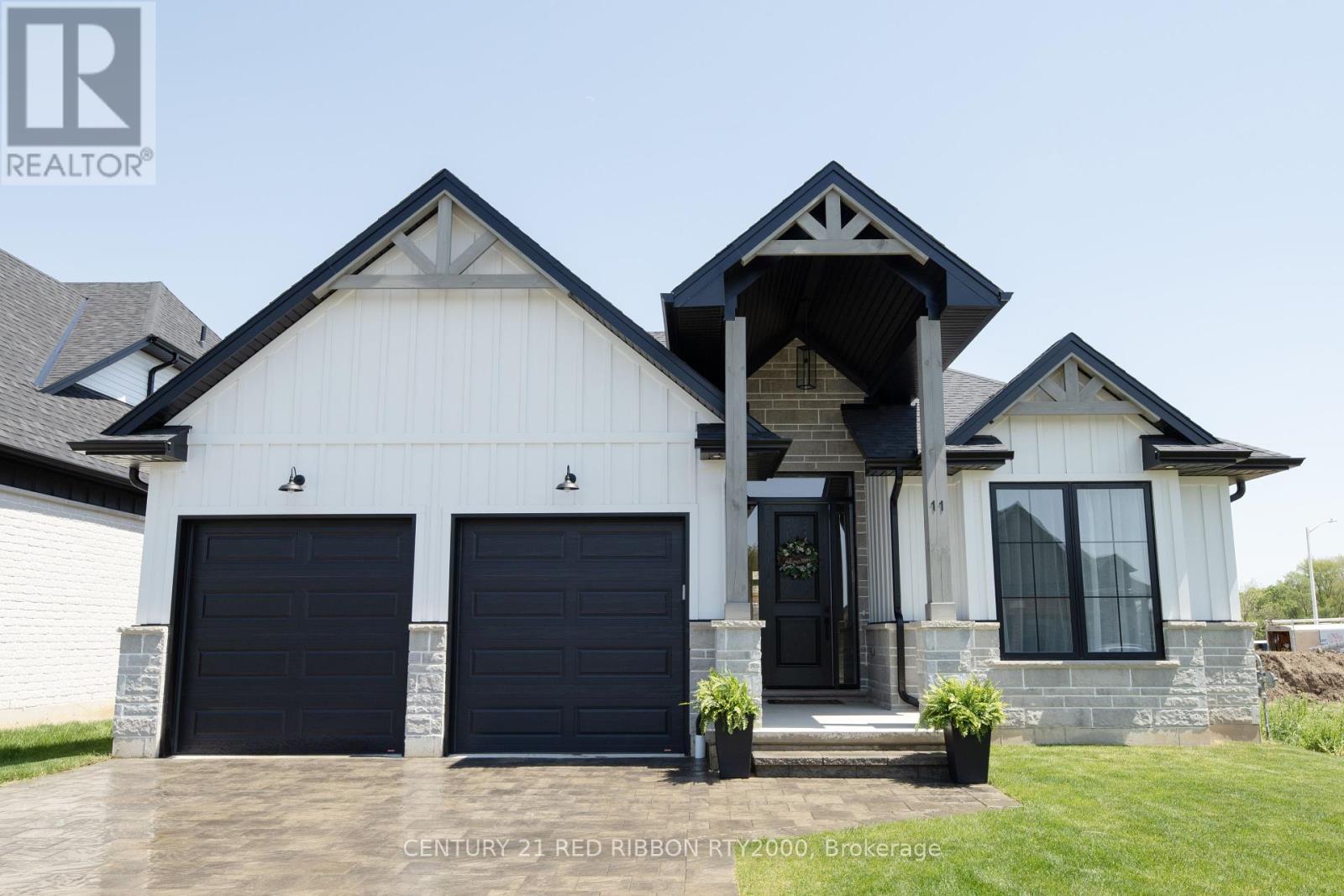 11 BRISCOE CRESCENT, Strathroy-Caradoc (NE)