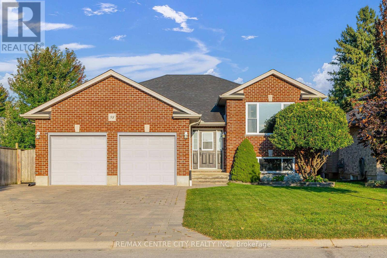 98 LAURA LANE, Strathroy-Caradoc (NE)