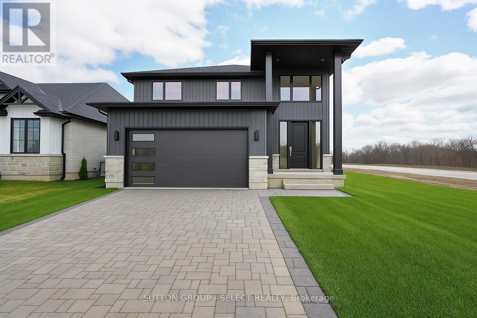 9 BRISCOE CRESCENT, Strathroy-Caradoc (NE)