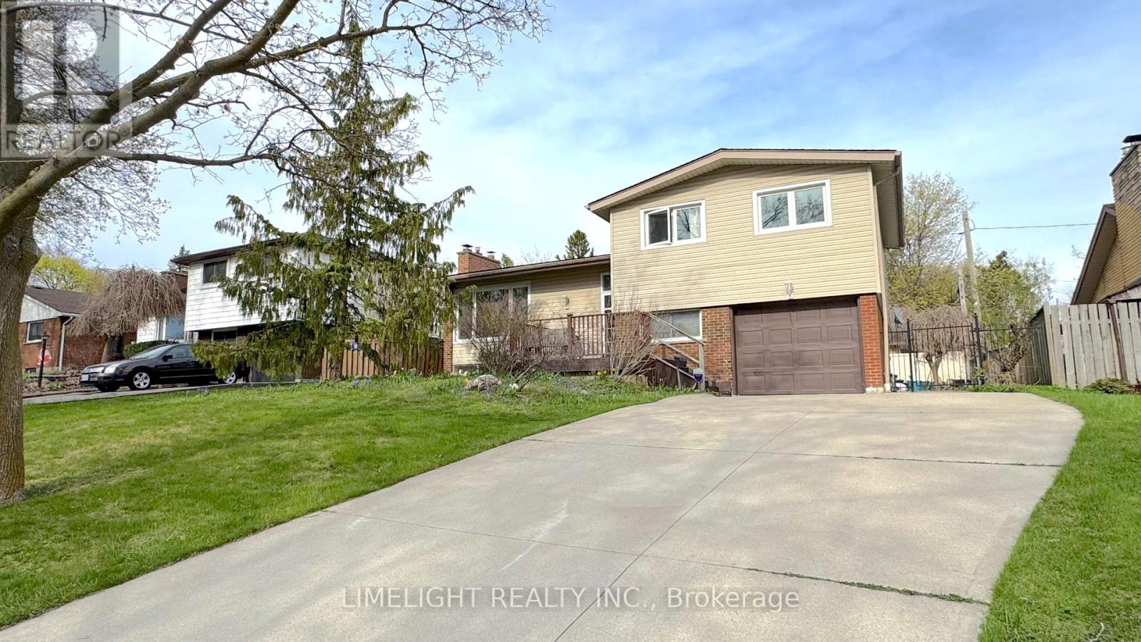 288 PANORAMA CRESCENT, London South (South J)